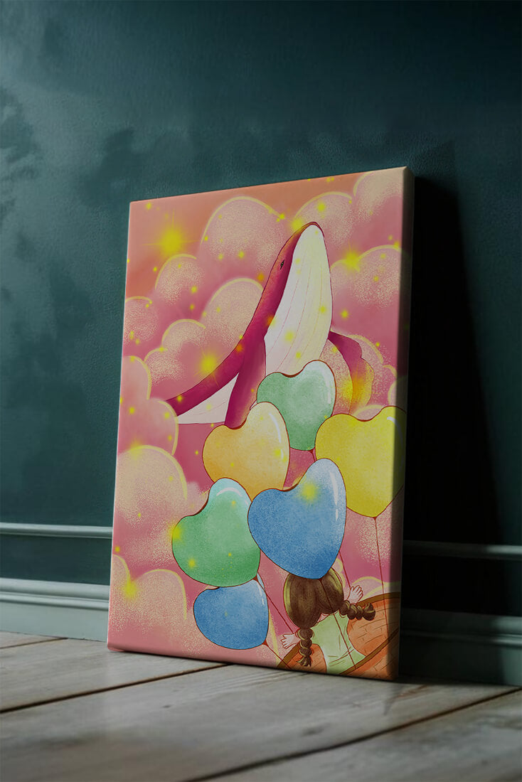 Globos en forma de corazón y ballena en una escena colorida y caprichosa.