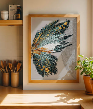 Ala de mariposa abstracta con detalles turquesa y dorados