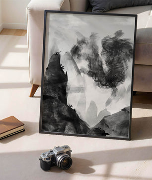 Paisaje monocromático con montañas y nubes abstractas