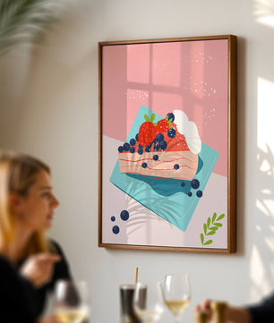 Bunte Dessertillustration mit Erdbeeren und Blaubeeren auf pastellfarbenem Hintergrund