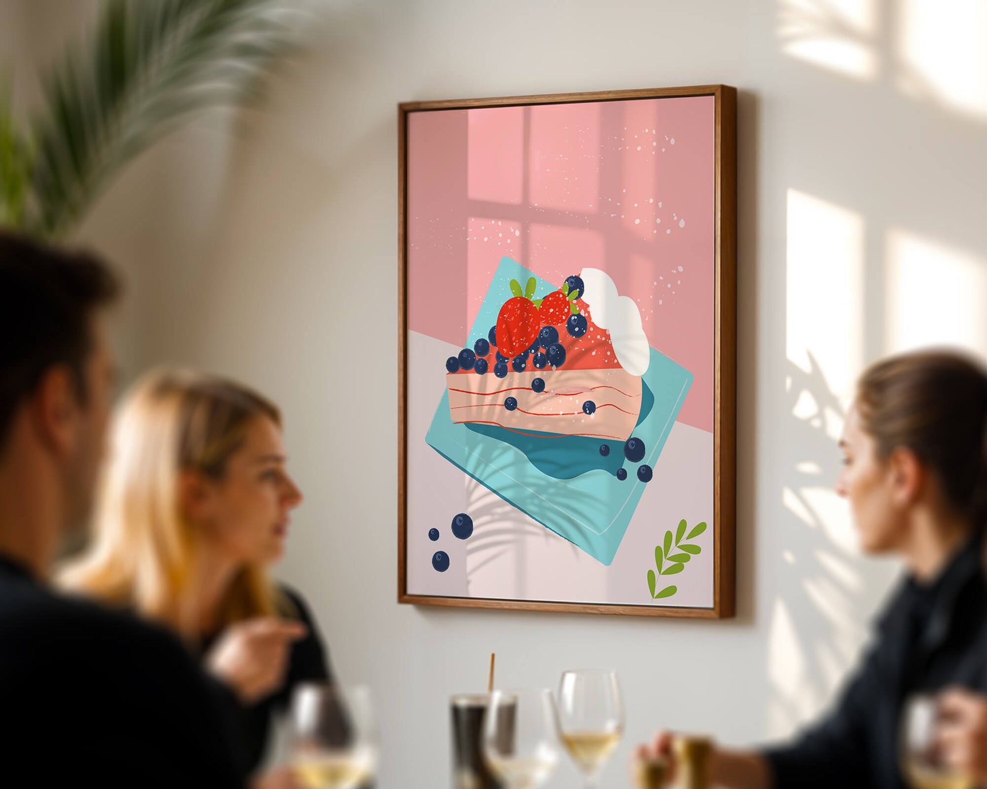Bunte Dessertillustration mit Erdbeeren und Blaubeeren auf pastellfarbenem Hintergrund