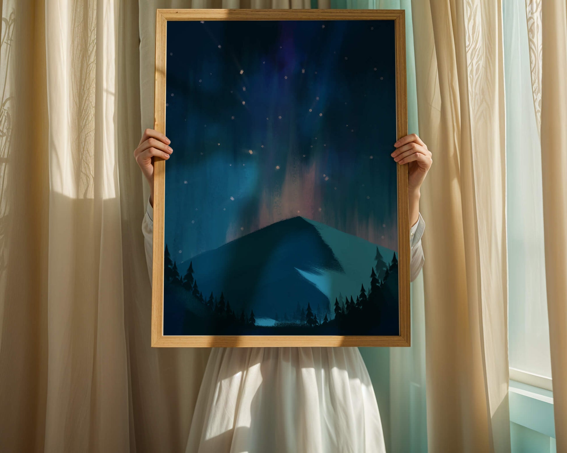Paisaje montañoso sereno con auroras boreales y bosque oscuro