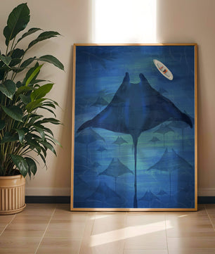 Escena submarina serena con mantarrayas y una canoa solitaria