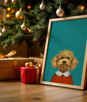 Portrait de caniche charmant en tenue de fête sur fond turquoise