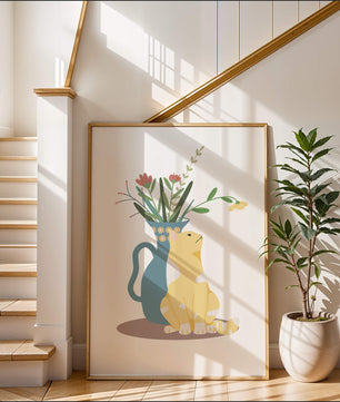 Ilustración de un gato sentado junto a un jarrón floral