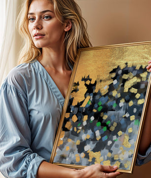 Arte abstracto con dorado y pinceladas coloridas