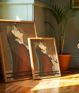 Mujer elegante con atuendo tradicional y fondo floral
