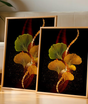 Art abstrait floral avec des feuilles de gingko dorées et un fond sombre