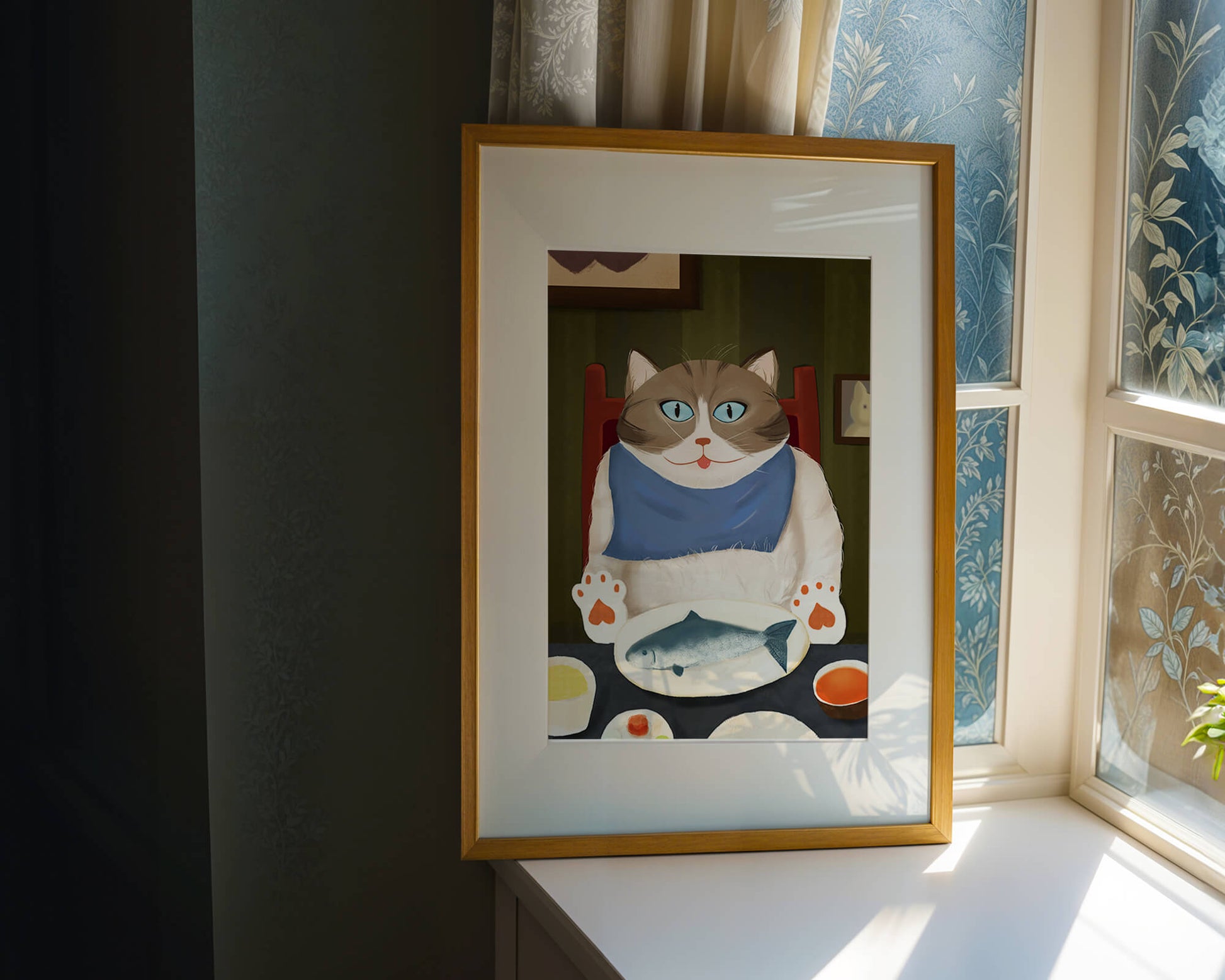 Ilustración de un gato comiendo con pescado y babero azul