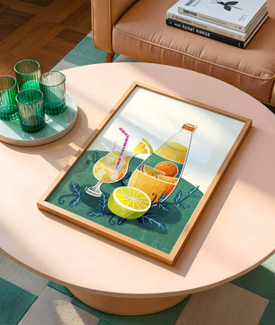 Ilustración colorida de bebidas cítricas con botella y vaso