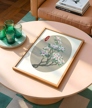 Obra floral delicada con magnolias en flor en estilo oriental