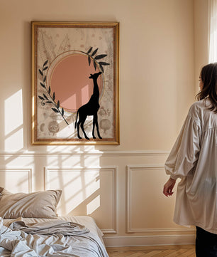 Von der Natur inspiriertes Kunstwerk mit Giraffensilhouette und botanischen Elementen