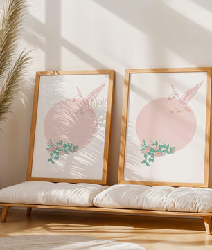 Pájaro pastel con elementos florales en estilo minimalista