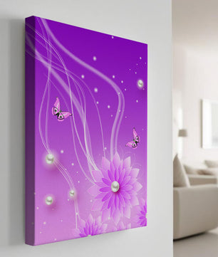 Design floral violet rêveur avec des papillons et des perles