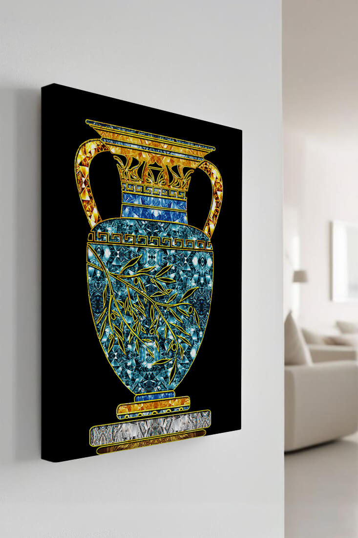 Jarrón de mosaico detallado con piedras preciosas doradas y azules sobre fondo negro