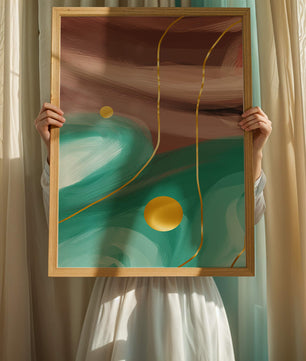 Composición abstracta con elementos dorados sobre fondo turquesa y marrón
