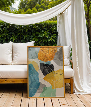 Abstrakte geometrische Kunst mit goldenen Akzenten und leuchtenden Farben