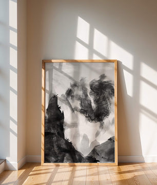 Paisaje monocromático con montañas y nubes abstractas