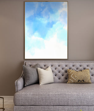 Cielo azul sereno con nubes suaves