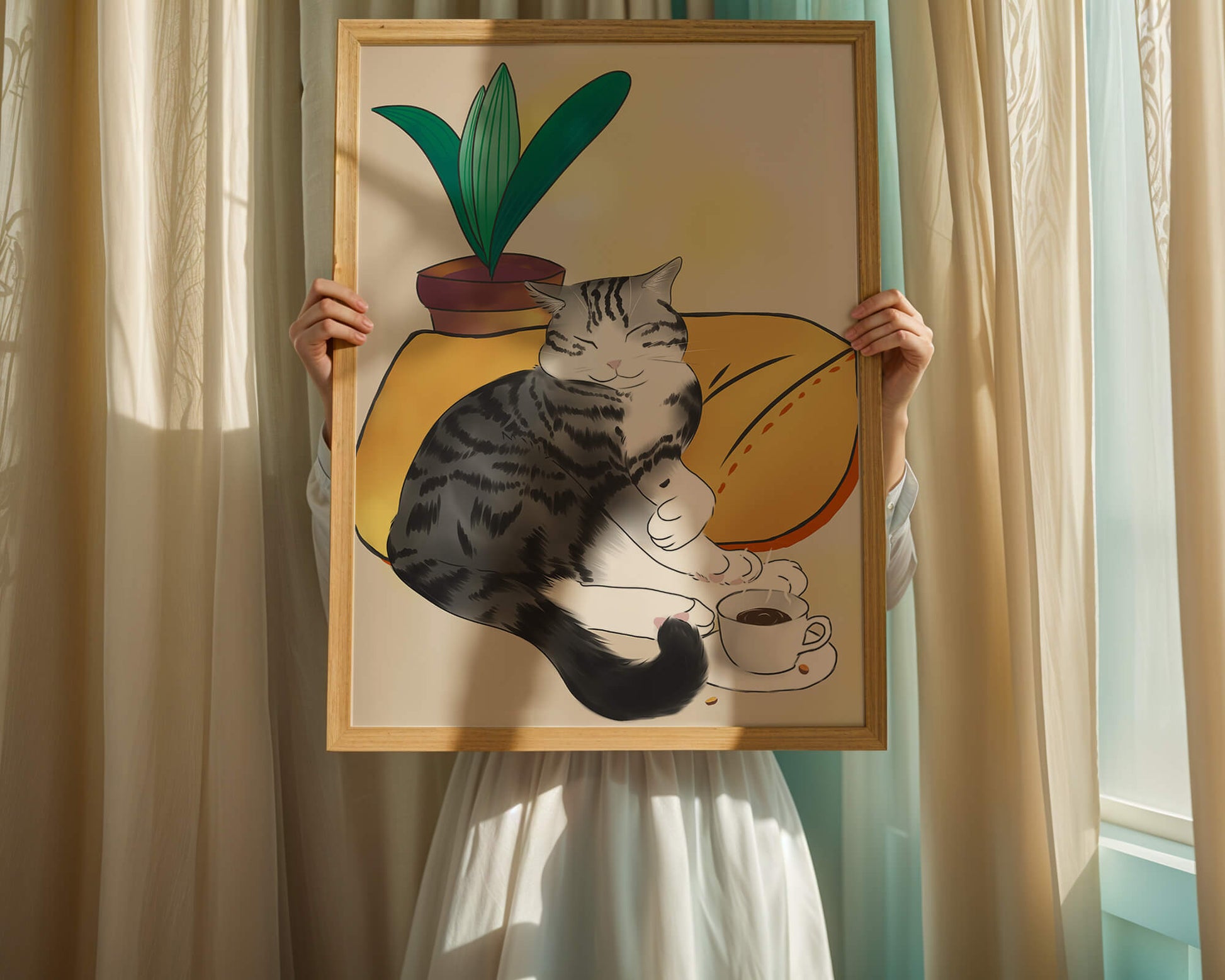 Entspannte Katze mit Kaffee und Pflanze auf gemütlichem Kissen