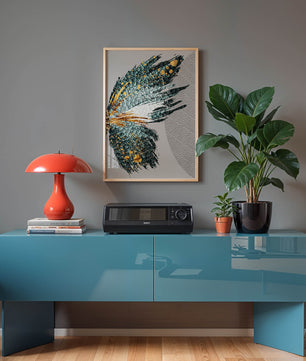 Ala de mariposa abstracta con detalles turquesa y dorados