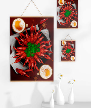 Gourmet-Meeresfrüchteplatte mit Flusskrebsen und Kaffeetassen