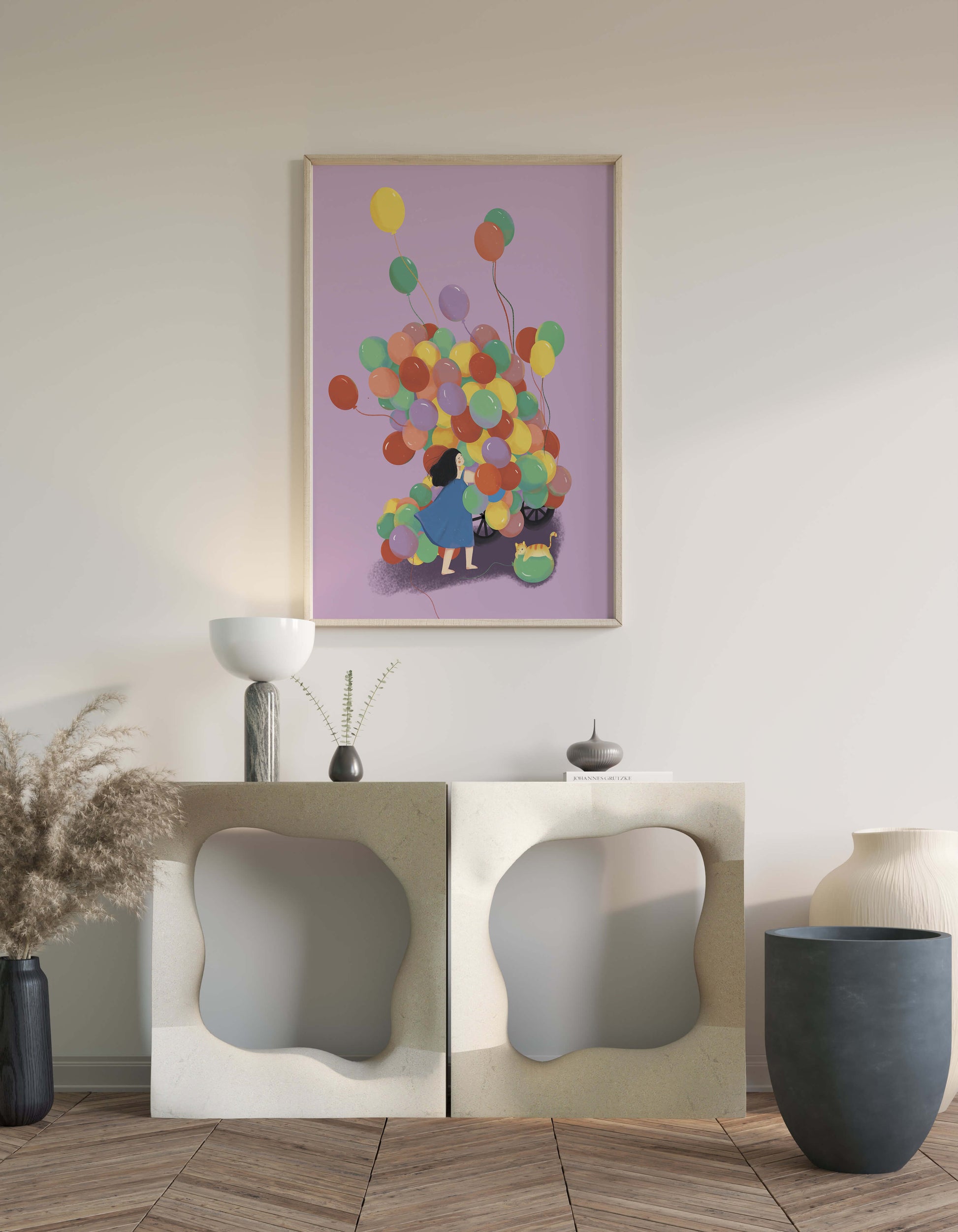 Bunte Luftballons mit einem Kind und einer Katze auf violettem Hintergrund
