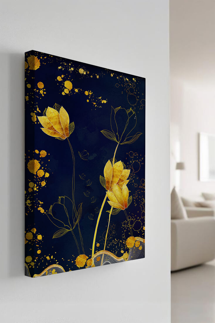 Diseño floral elegante con flores doradas sobre fondo azul marino