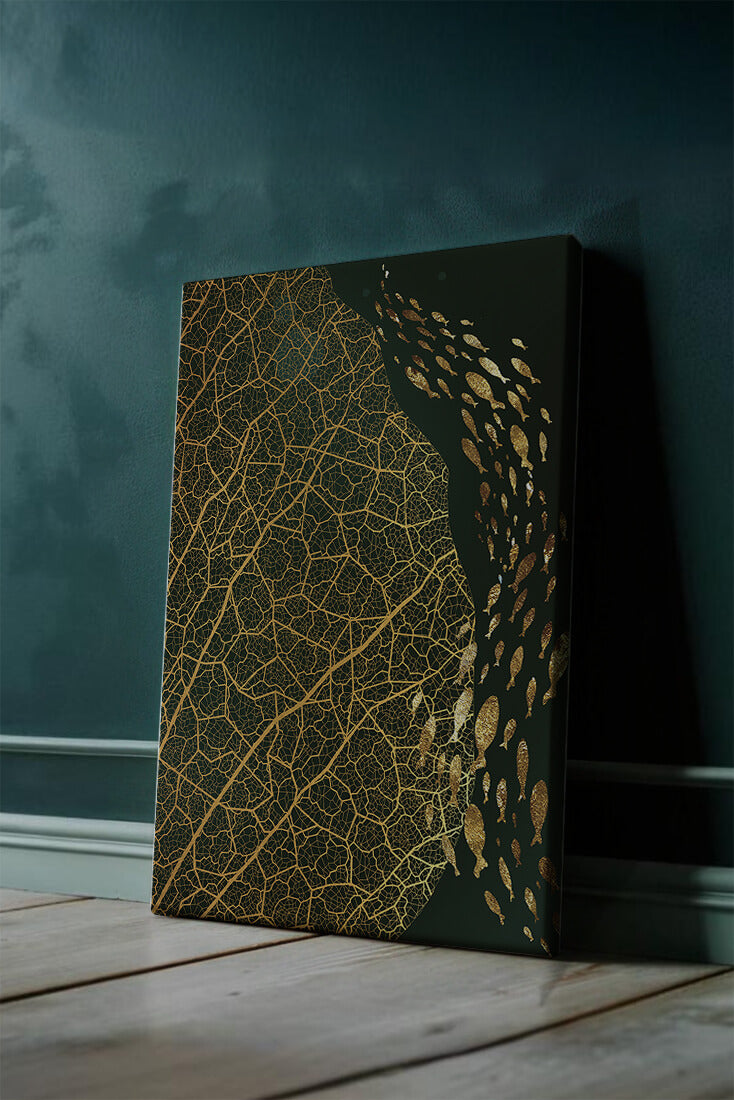 Hoja abstracta con patrón geométrico y siluetas de peces