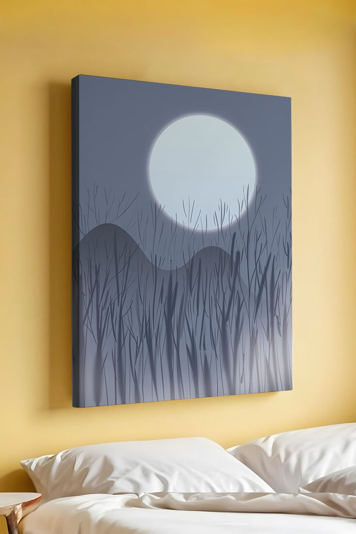 Ruhige Nachtlandschaft mit Vollmond und kahlen Bäumen