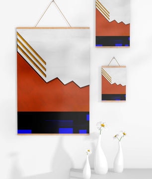 Abstrakte geometrische Komposition mit goldenen Akzenten und kräftigen Farben