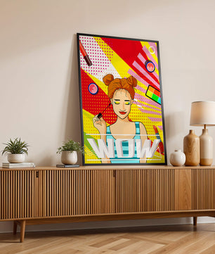 Ilustración de arte pop vibrante con una niña sonriente con maquillaje colorido y patrones audaces
