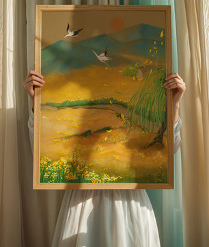 Ruhige Landschaft mit fliegenden Kranichen und goldenen Blüten