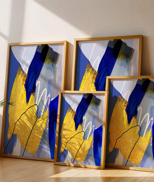 Pintura abstracta azul y amarilla con detalles dorados