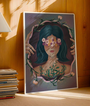 Portrait enchanteur d'une femme aux yeux floraux et aux cheveux noirs