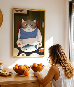 Ilustración de un gato comiendo con pescado y babero azul
