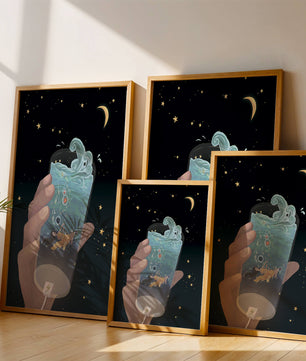 Escena abstracta del cielo nocturno con una mano sosteniendo un vaso de agua agitada.
