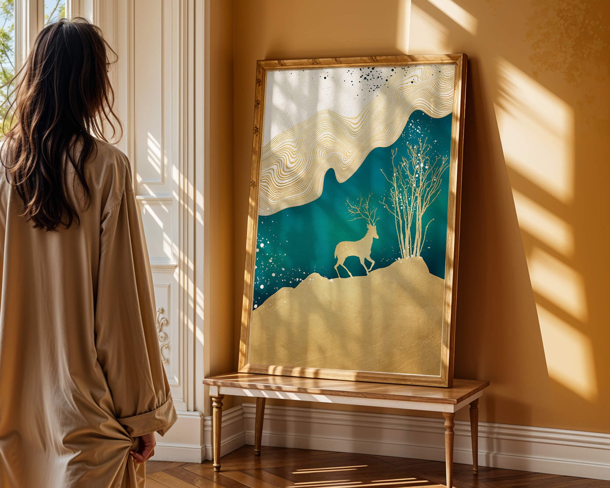 Elegante arte abstracto con ciervos dorados y temática de naturaleza.