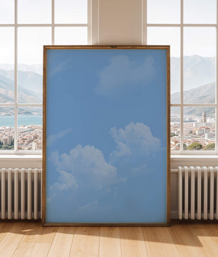 Cielo azul brillante con nubes blancas esponjosas