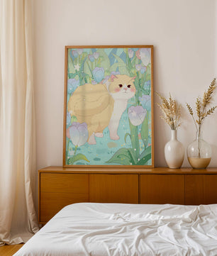 Charmante illustration d’un chat dans un jardin luxuriant de tulipes