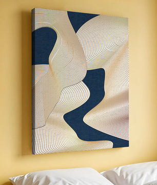 Lignes fluides abstraites sur fond bleu foncé