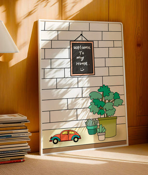 Kreidetafel-Schild mit Topfpflanzen und Spielzeugauto auf Ziegelmauer-Hintergrund