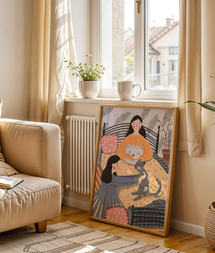 Escena interior acogedora con mujeres, gatos y elementos decorativos