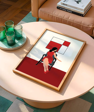 Mujer abstracta en vestido rojo sentada en una silla con arte geométrico en la pared