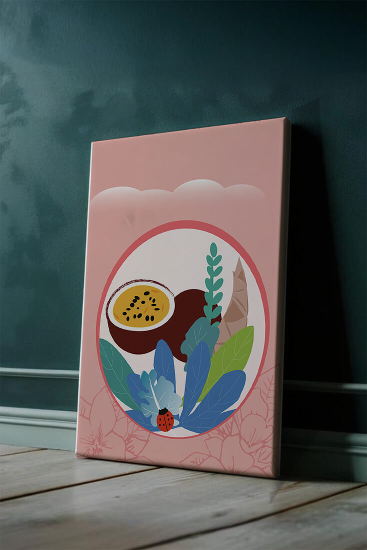 Ilustración de frutas tropicales y hojas con una mariquita sobre un fondo rosa