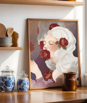 Retrato onírico de una mujer con cabello blanco y flores rojas