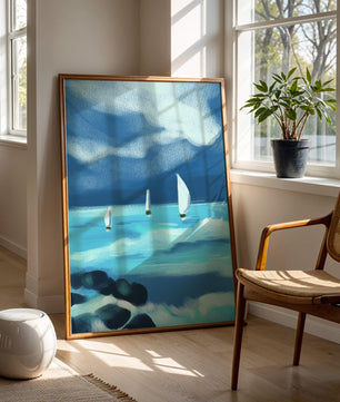 Paisaje marino con veleros navegando olas azules bajo un cielo dramático
