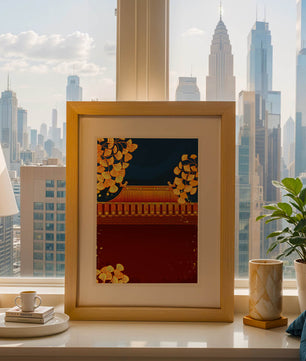 Traditionelles asiatisches Dach mit goldenem Laub auf dunklem Abendhimmel