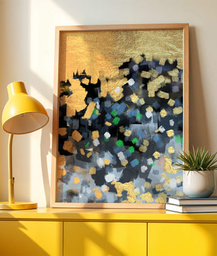Arte abstracto con dorado y pinceladas coloridas