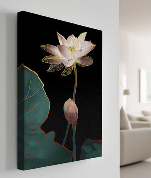 Flor de loto con detalles dorados sobre fondo oscuro